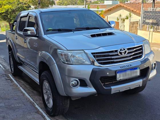 TOYOTA HILUX 3.0 SRV TOP 4X4 CD 16V TURBO INTERCOOLER DIESEL 4P AUTOMÁTICO TOYOTA HILUX 3.0 SRV TOP 4X4 CD 16V TURBO INTERCOOLER DIESEL 4P AUTOMÁTICO